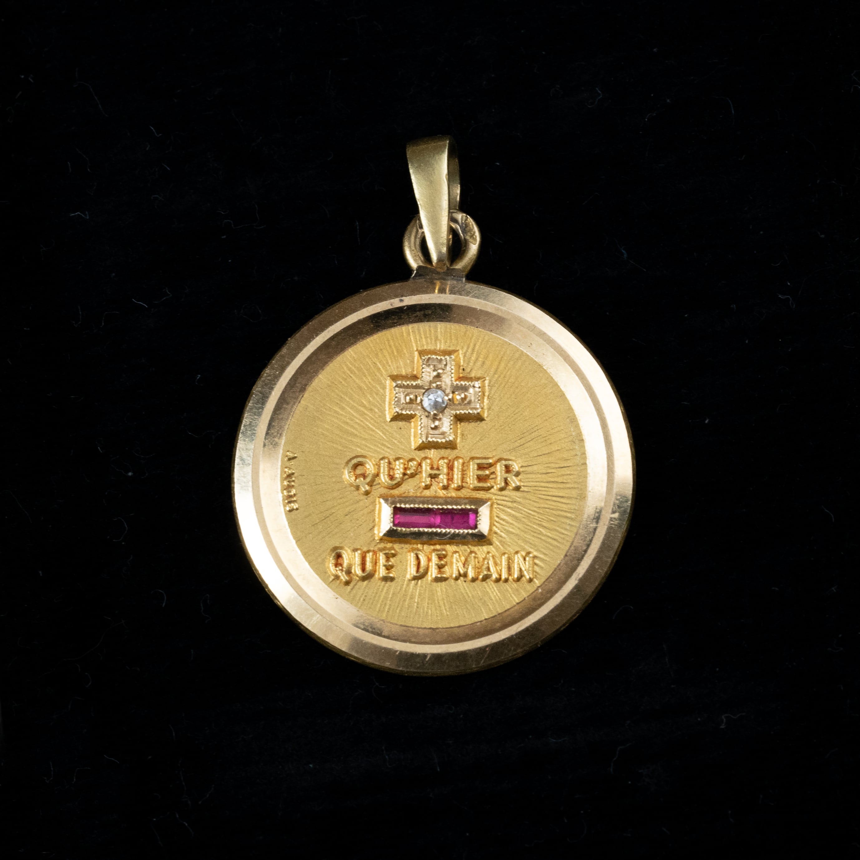 フランス アンティーク MaisonAugis オーギス社 ラブメダル ペンダントトップ チャーム イーグルヘッド K18 ダイヤモンド 合成ルビー 1900前半ごろ DP00095