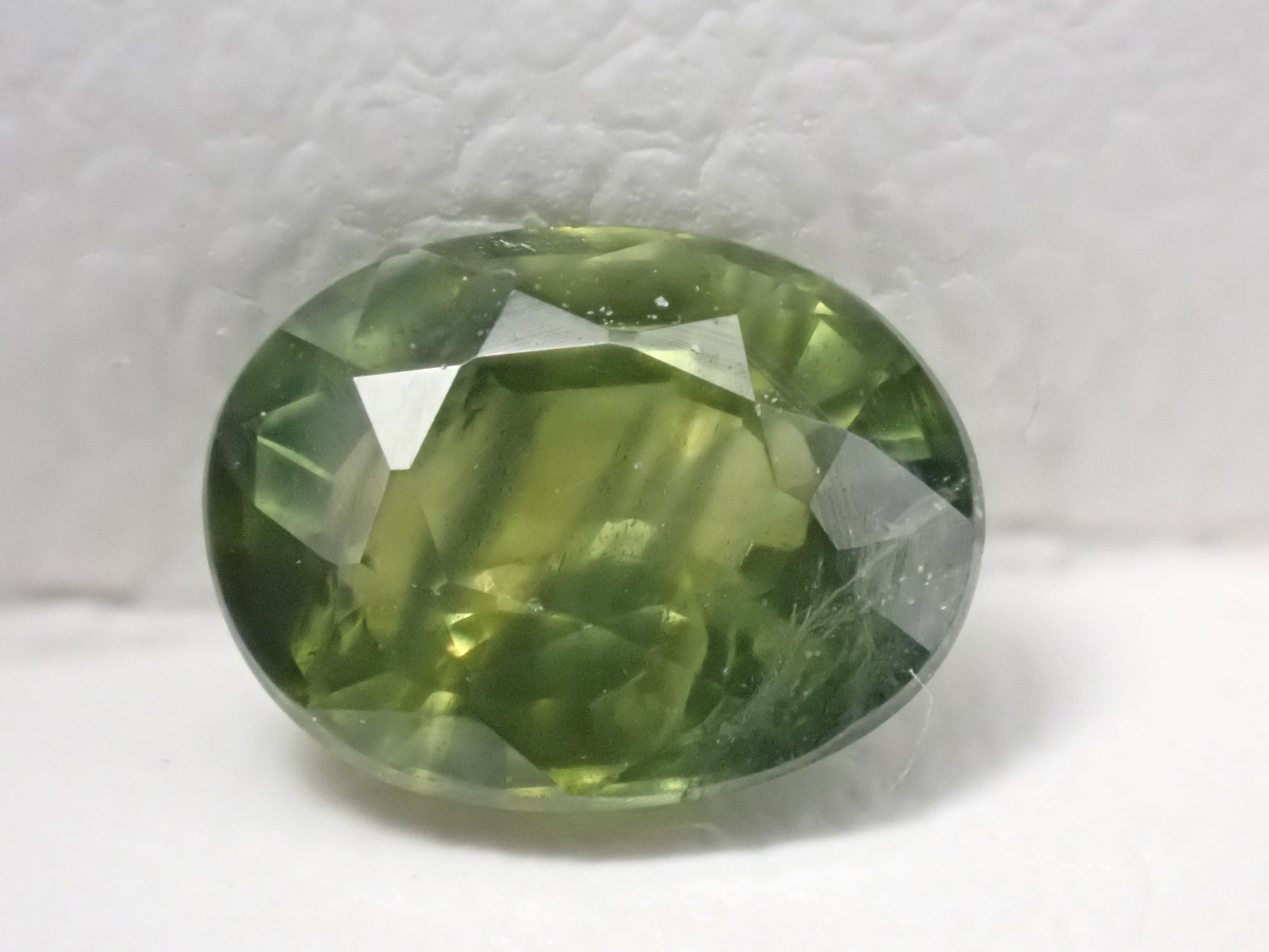 変彩金緑石】 アレキサンドライト キャッツアイ 原石 鉱物 標本No1670