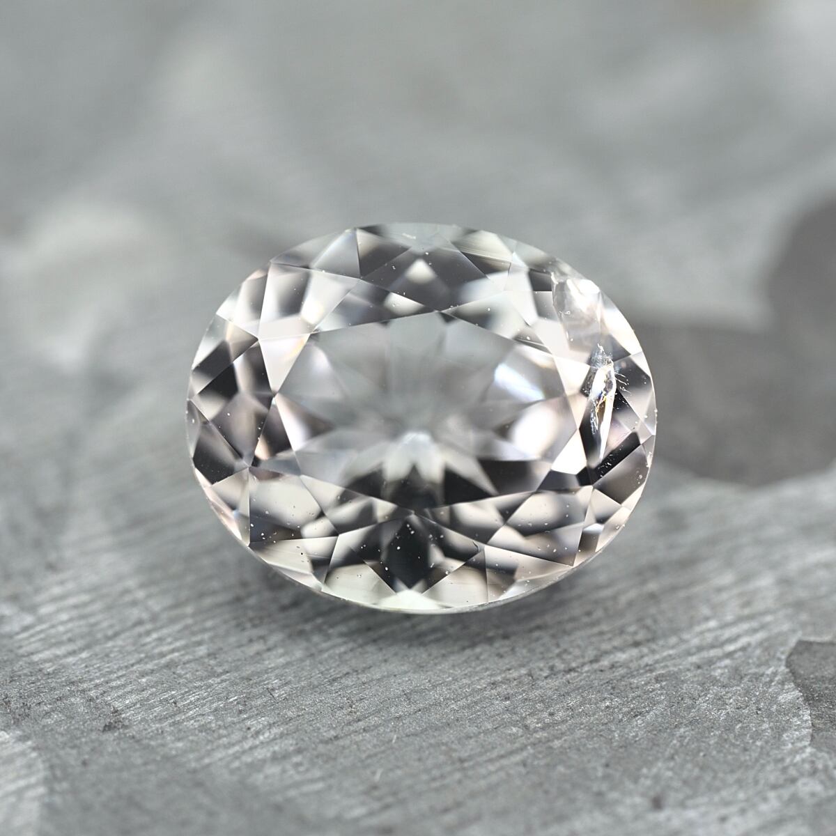 マラヤガーネット 0.82ct ラウンド | One Loose