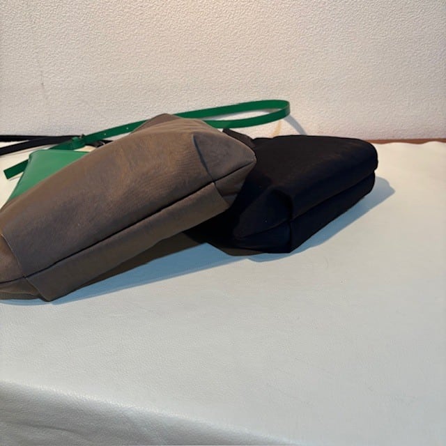 B.stuff　ナイロン×レザーコンビショルダー