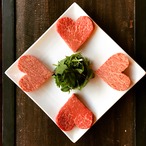 【バレンタイン限定】ハート型和牛ステーキ2種類（サシ系ロース120gを1枚/赤身系モモ120gを1枚）