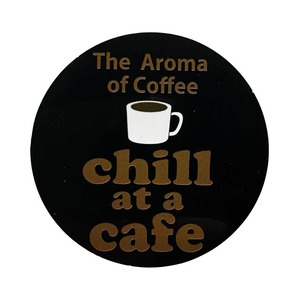 「chill at a cafe」アウトドアステッカー