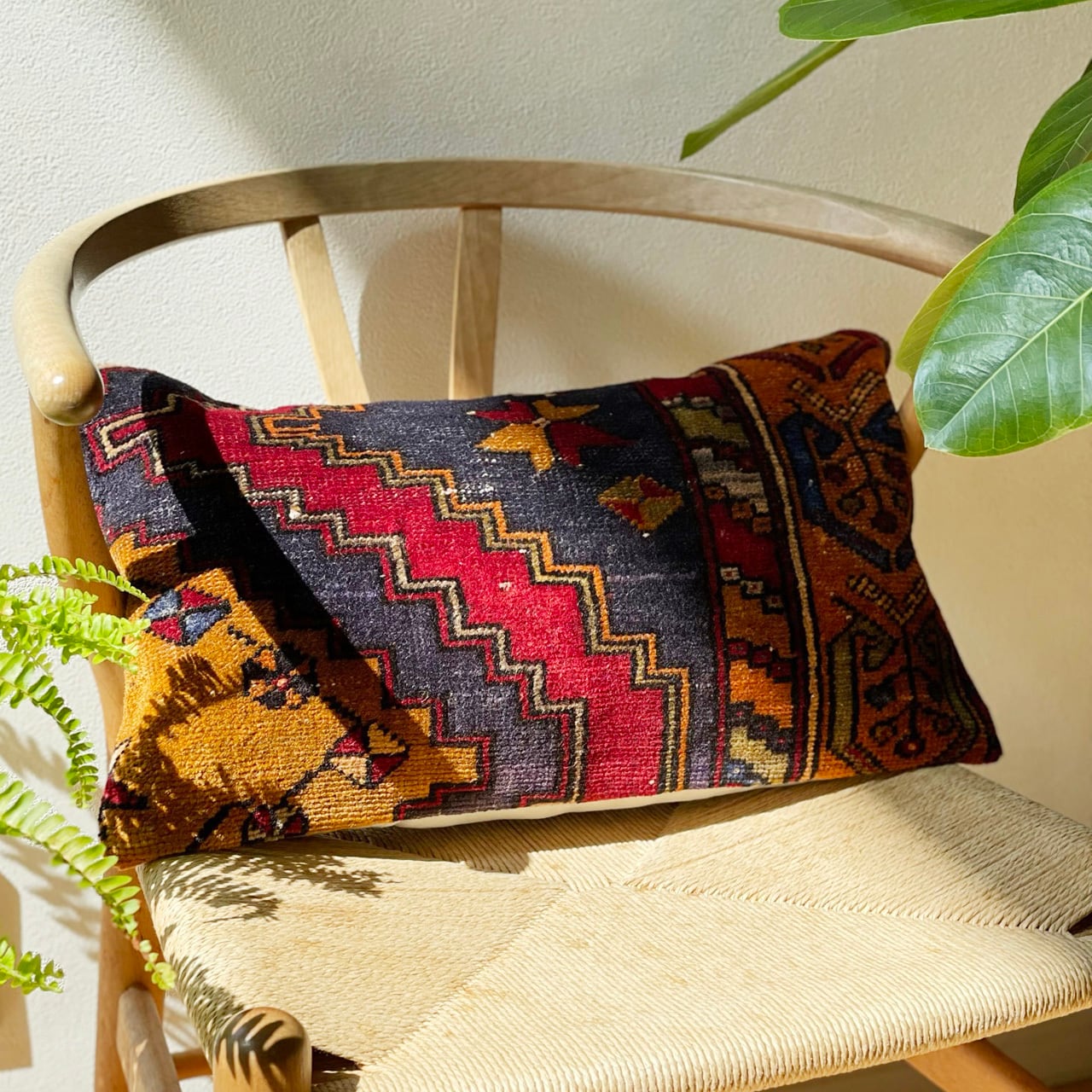 ヴィンテージラグクッションカバー 30×50.5 vintage rug cushion cover * オールド＆カラフル tasted  colorful [cs016] | ラグの間　｜　ヴィンテージラグ・ヴィンテージミニラグ専門店 powered by BASE