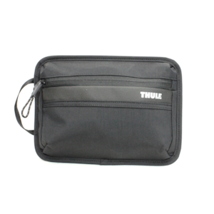 THULE 「PARAMOUNT」 CORD POUCH MEDIUM <BLACK>