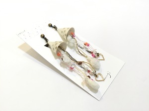 【ピアス変更可能】mugi  クラッカーイヤリング 白