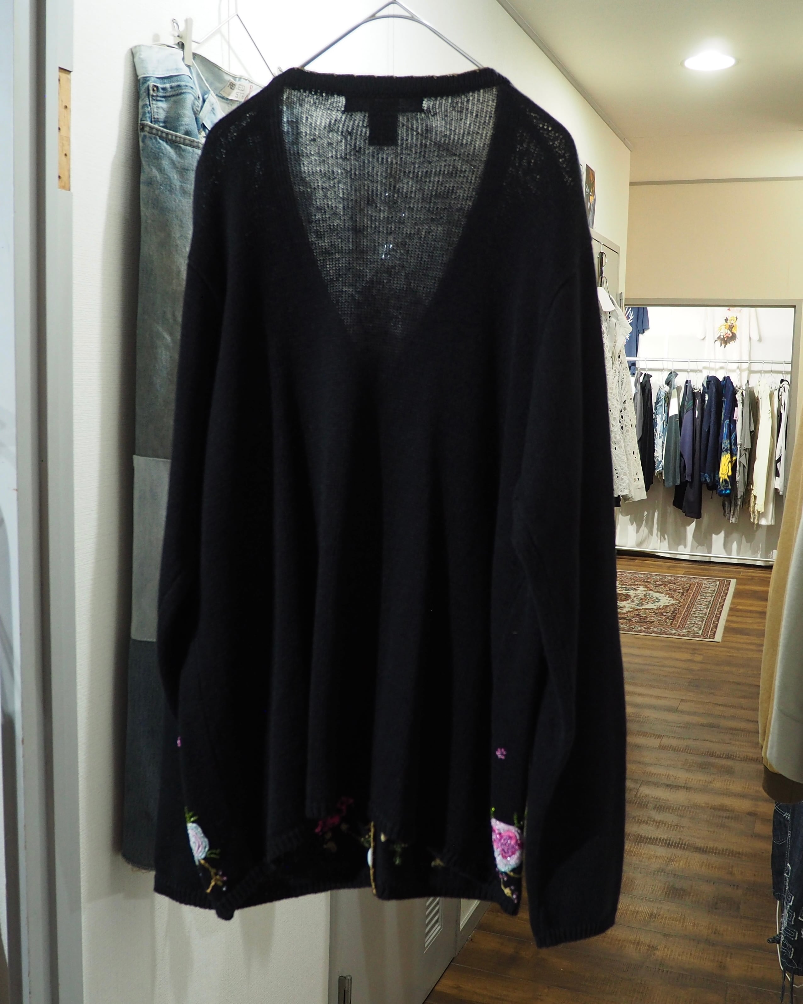 1990s Beautiful Flower Bijou Decoration Vintage Knit Cardigan