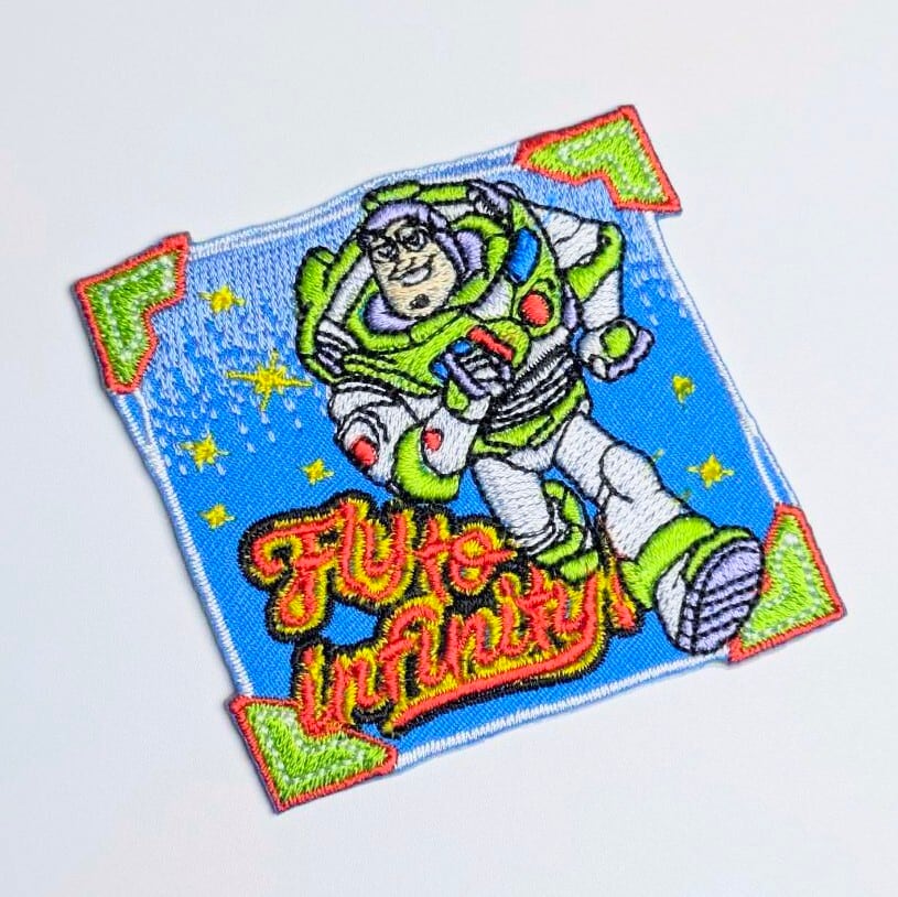 送料無料! ★刺繍アイロンワッペン★【 Toy Story ( トイ・ストーリー ) 】 バズライトイヤー / Buzz Lightyear〚アメリカン雑貨 アメトイ〛