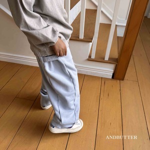 【and butter】ボタンワイドスウェットパンツ ライトブルー 130cm
