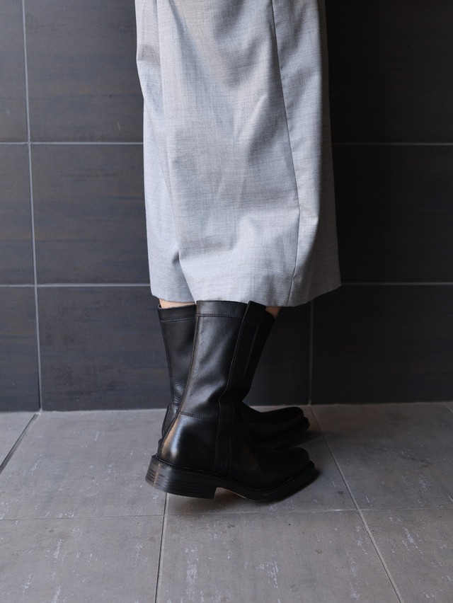 plane toe leather boots