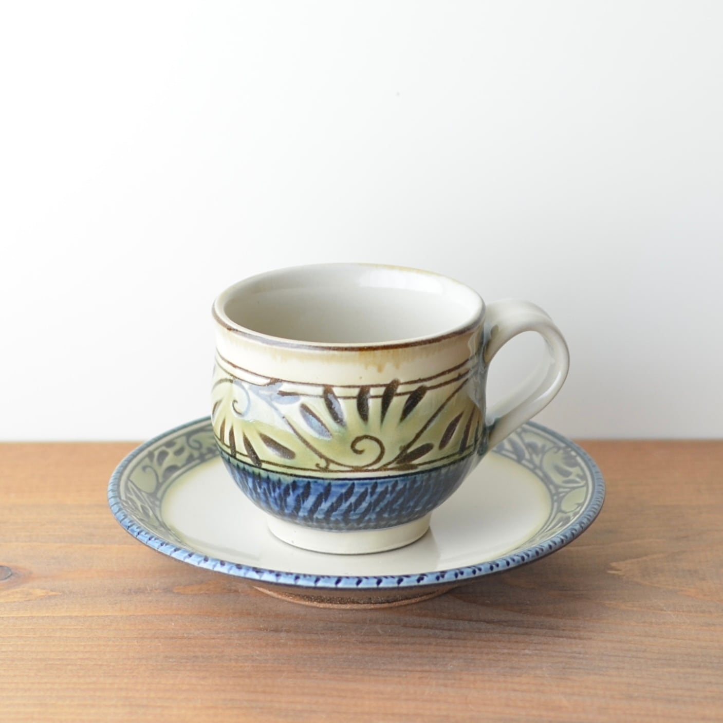 緑釉唐草文カップ&ソーサー