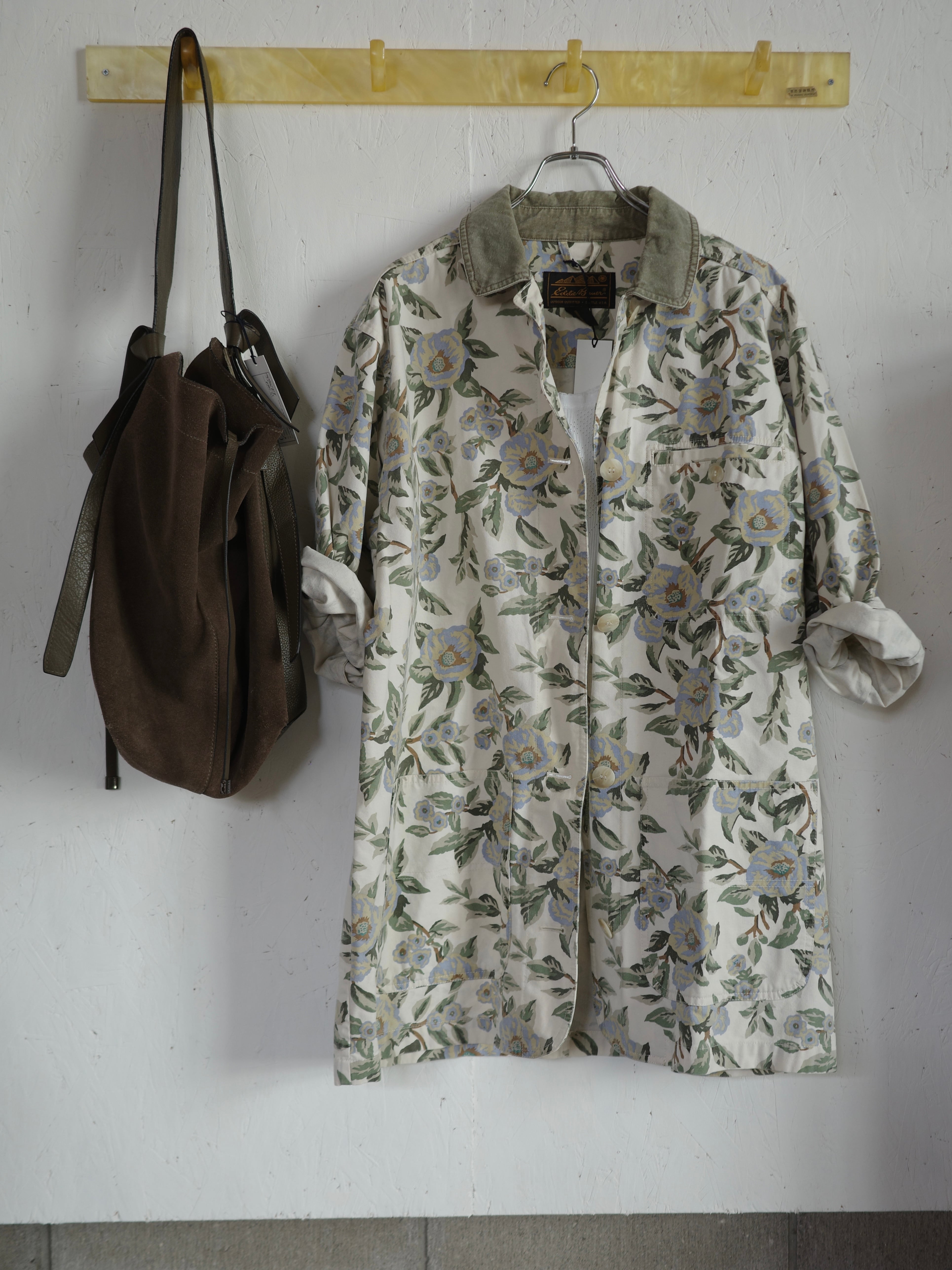 <vintage>”Eddie Bauer”flower over jacket