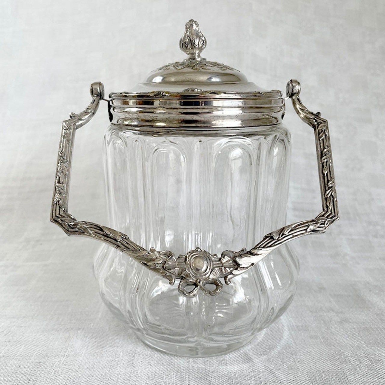 ビスケットジャー　クッキーポット　ガラスボット　蓋付き　エレガントな持ち手 12twcu24