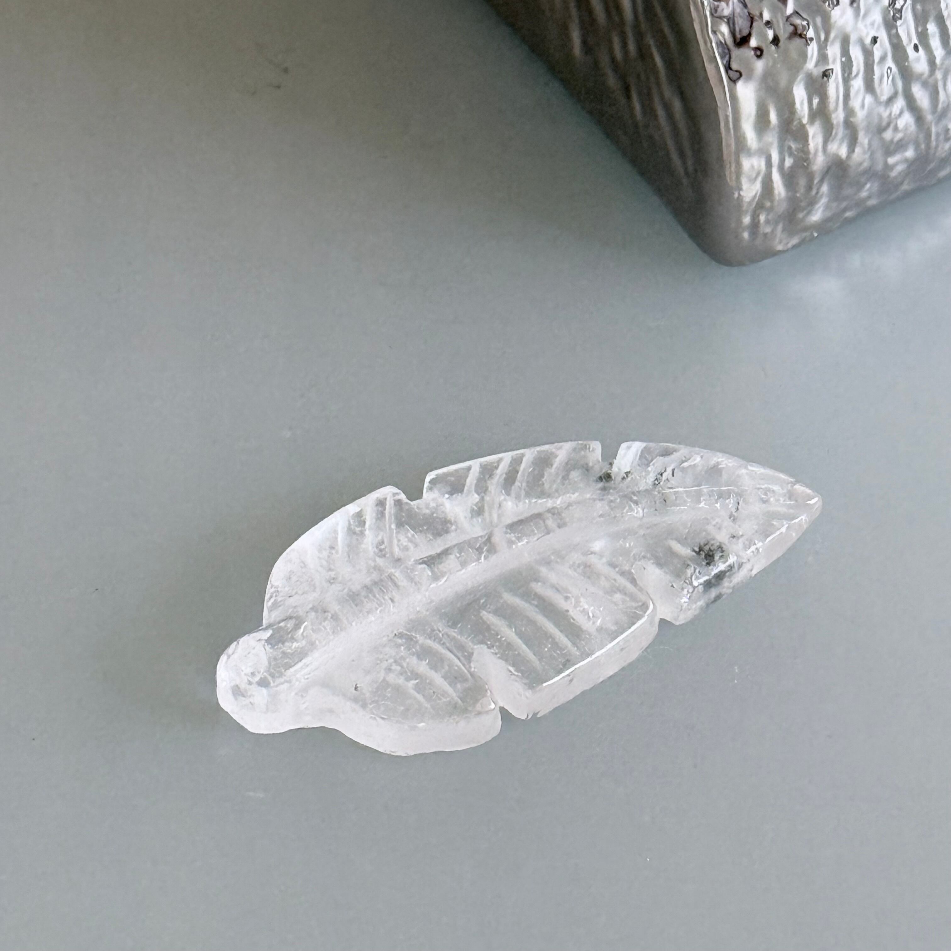 D383-5〕彫刻品 水晶 フクロウ彫り ふくろう 梟 置物 天然石【メール便
