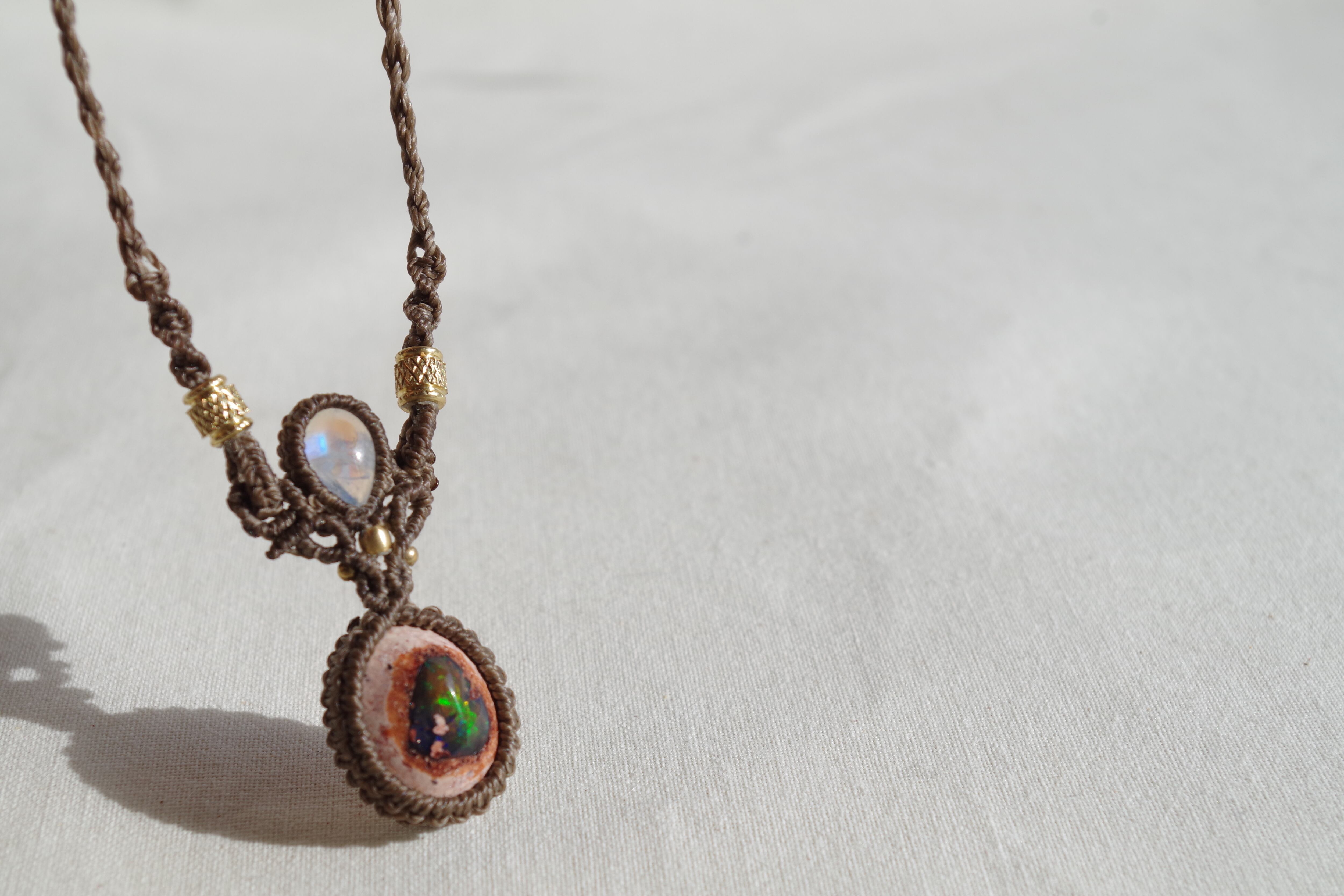 Cantera opal × Rainbow moonstone necklace | Lico macrame jewely shop