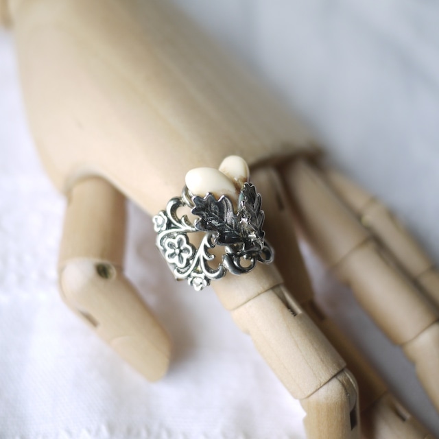 バイエルン 鹿の歯リング 民族衣装 ドイツ