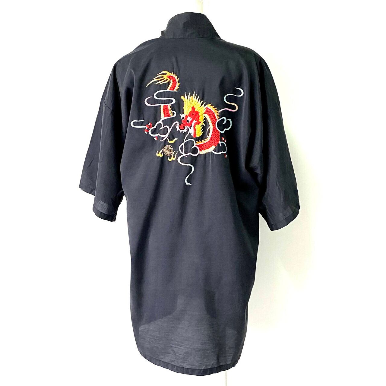 ヴィンテージ 刺繍 チャイナガウン はっぴ 羽織 サイズs 古着 ビンテージ ブラック 黒色 龍 メンズ レディース 半袖シャツ Sa2107 Cs29 30 Cave 古着屋 公式 古着通販サイト