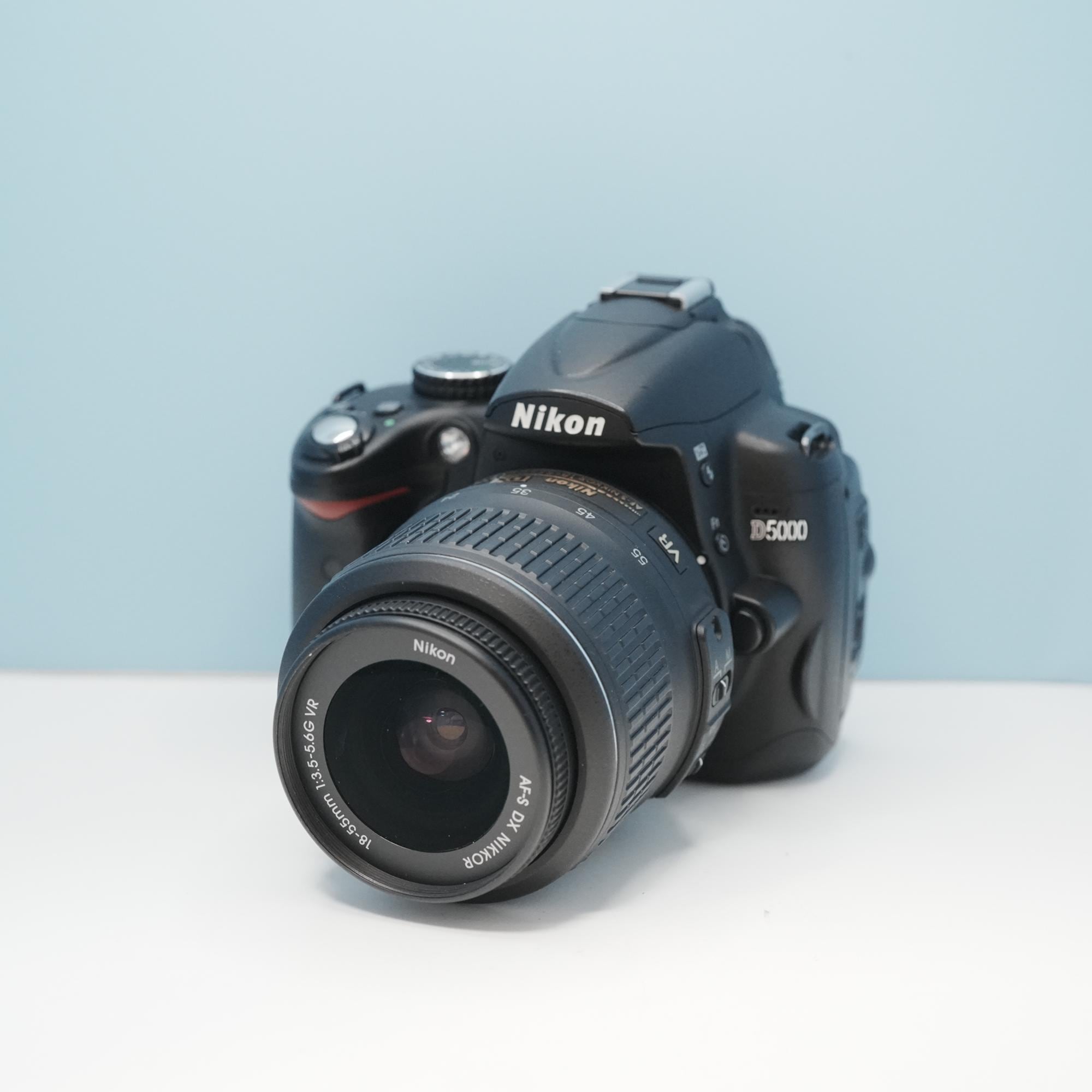 Nikon D5000 一眼レフ スマホ転送OK フルセット 美品 シロクマカメラ