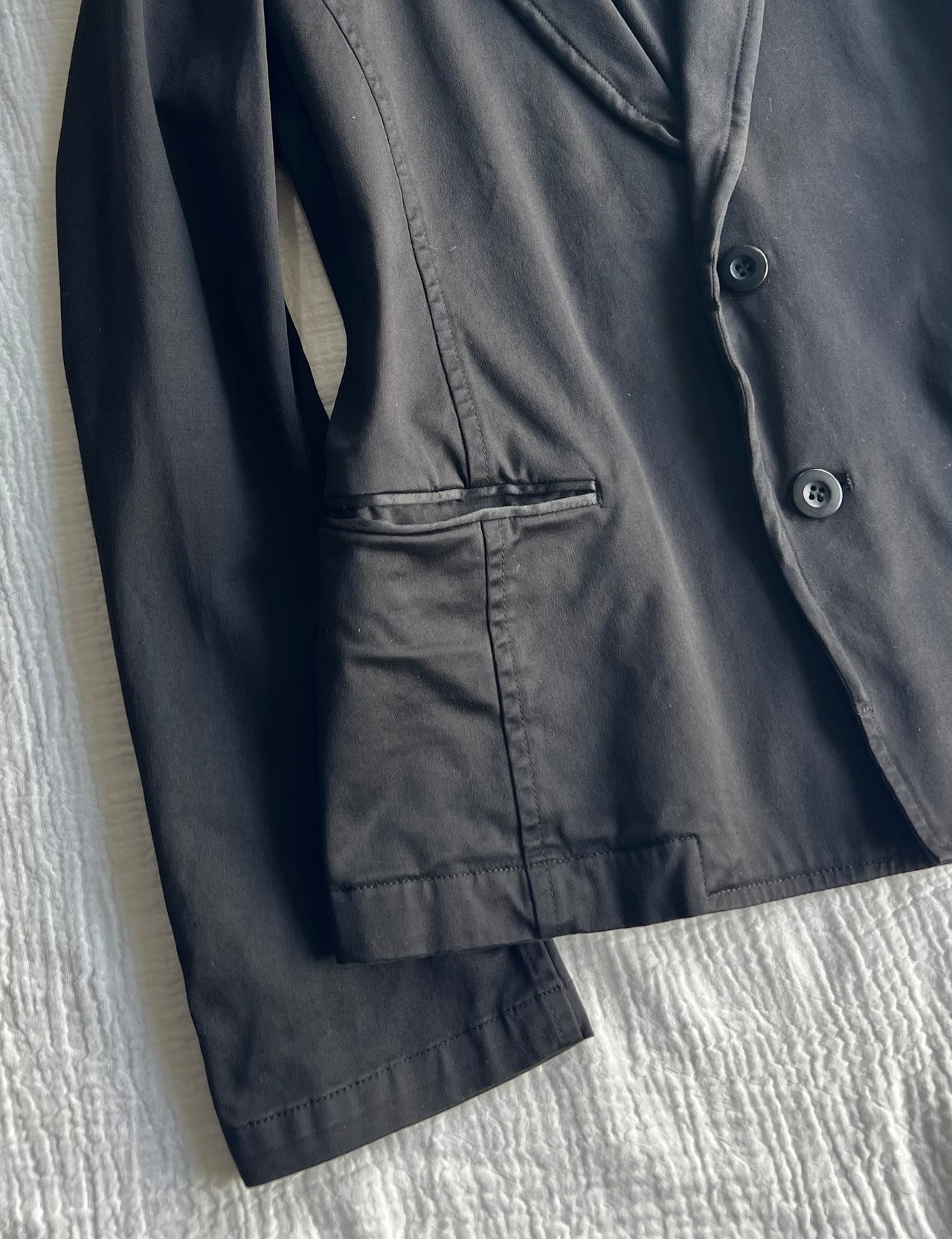 "zucca" Single Wire Jacket