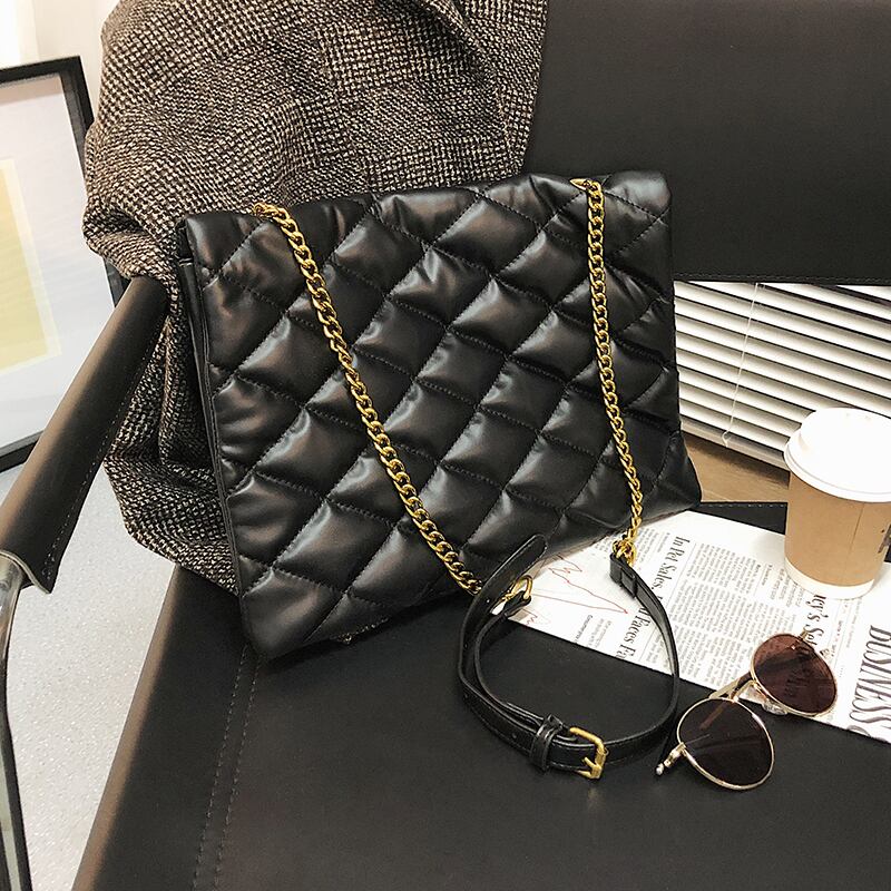 刺繍レッド ウィンター 冬物 手作りハンドバック38481793919