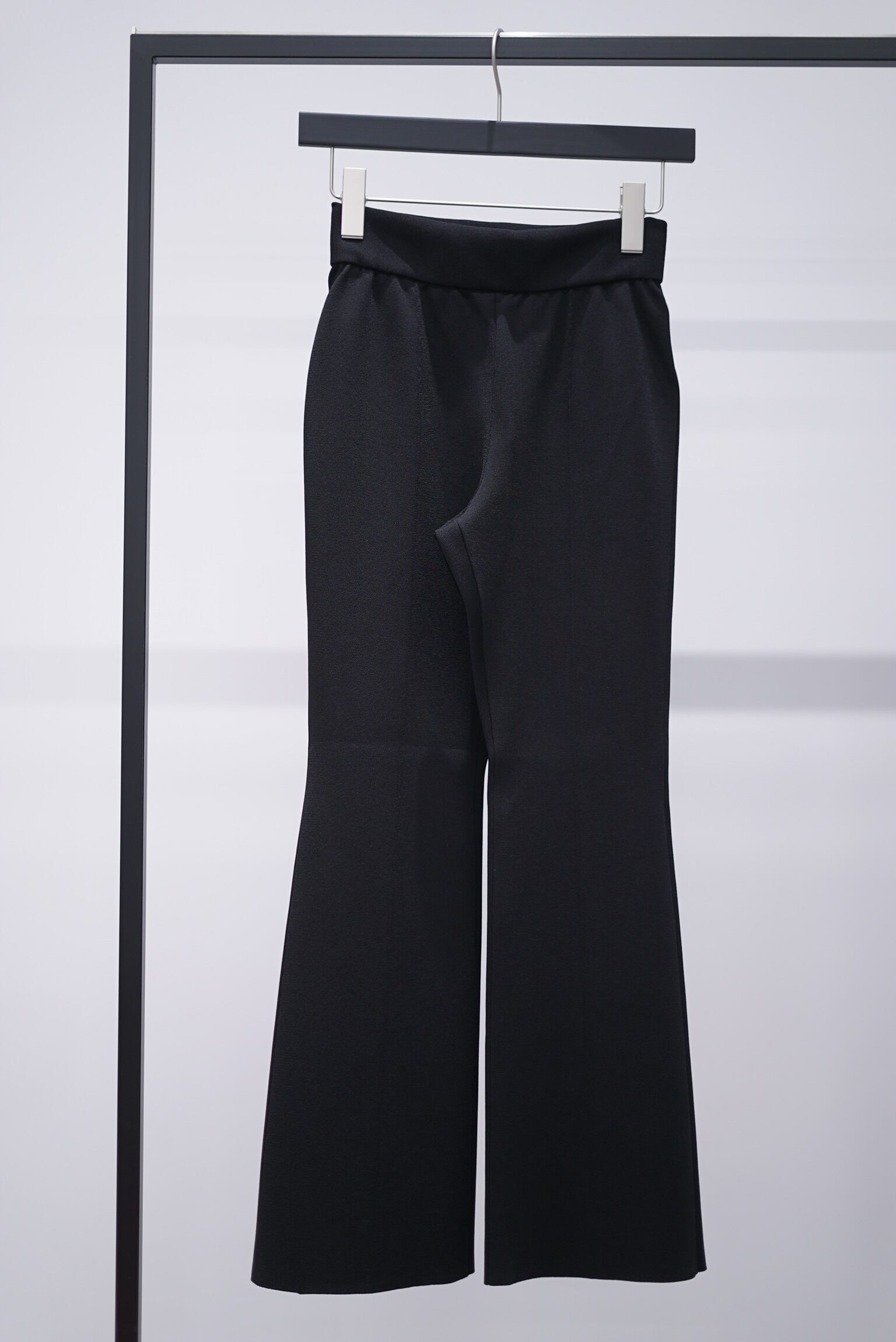 Mame Kurogouchi / Milano Ribbed Flared Trousers (PURPLE / BLACK