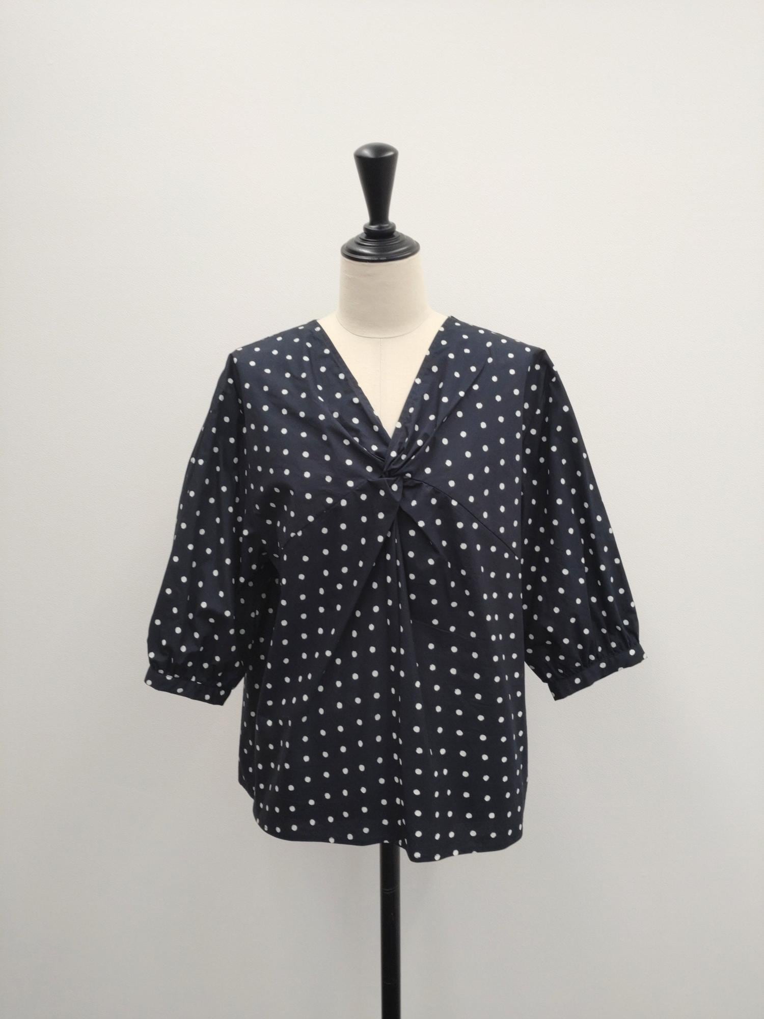 【SAMPLE SALE】フロントツイストボリュームスリーブブラウス