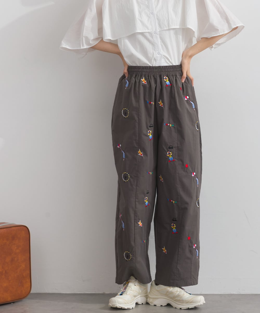 D262091 サーカス総柄刺繍パンツ / All-Over Embroidery Stitch Pants