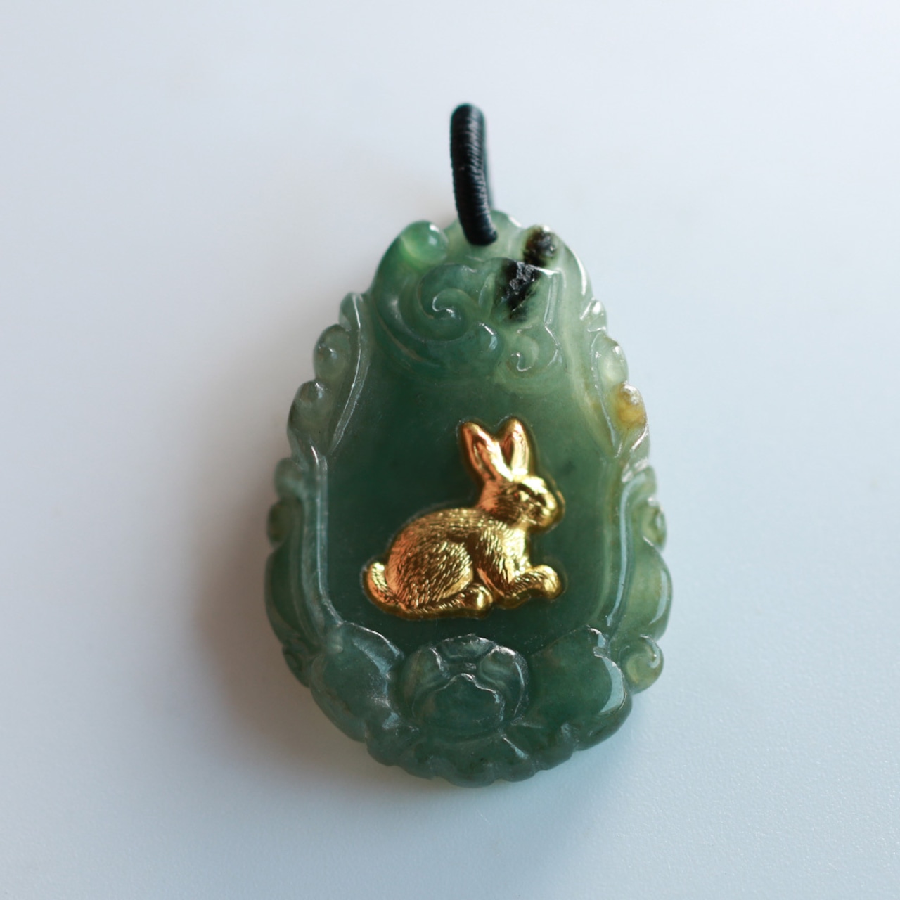 24金のうさぎが宙にういているような高級感あり Rabbit K24G (S)翡翠ペンダントトップ A貨翡翠  jd_pt1198_CD