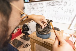 和田彫金工房　繊細な技術が光る世界に一つの彫金コースター２枚組