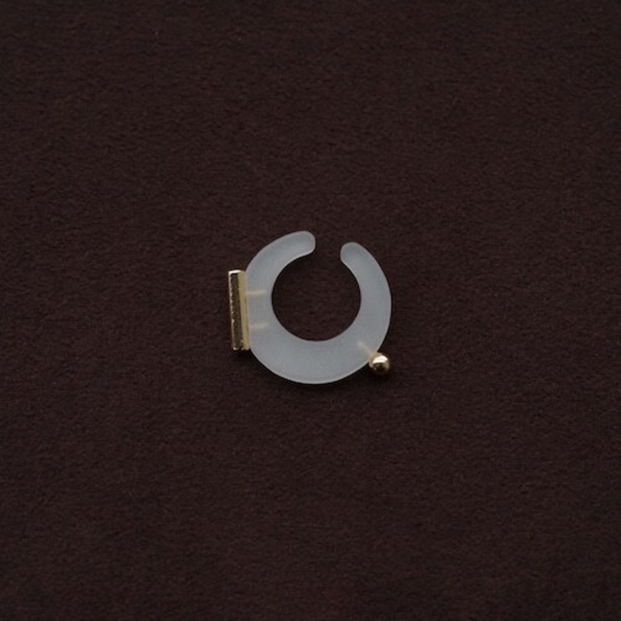 Tema' Baco - Matte “moonC” G ：Clear × Gold｜半透明マットカーブ／2WAYイヤーカフ