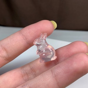 13.超透明☆モザンビーク産ローズクォーツ・うさぎさん