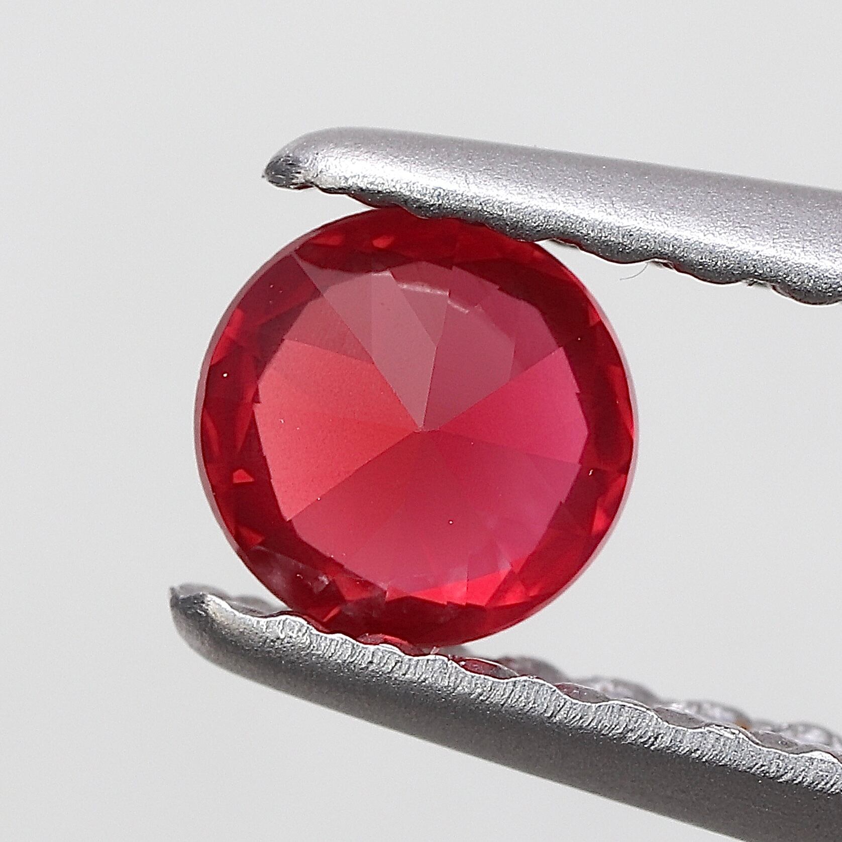 ピジョンブラッドルビー 非加熱 0.30ct ラウンド AIGS鑑別付き ピジョンブラッドルビー 非加熱 0.30ct ラウンド AIGS鑑別付き