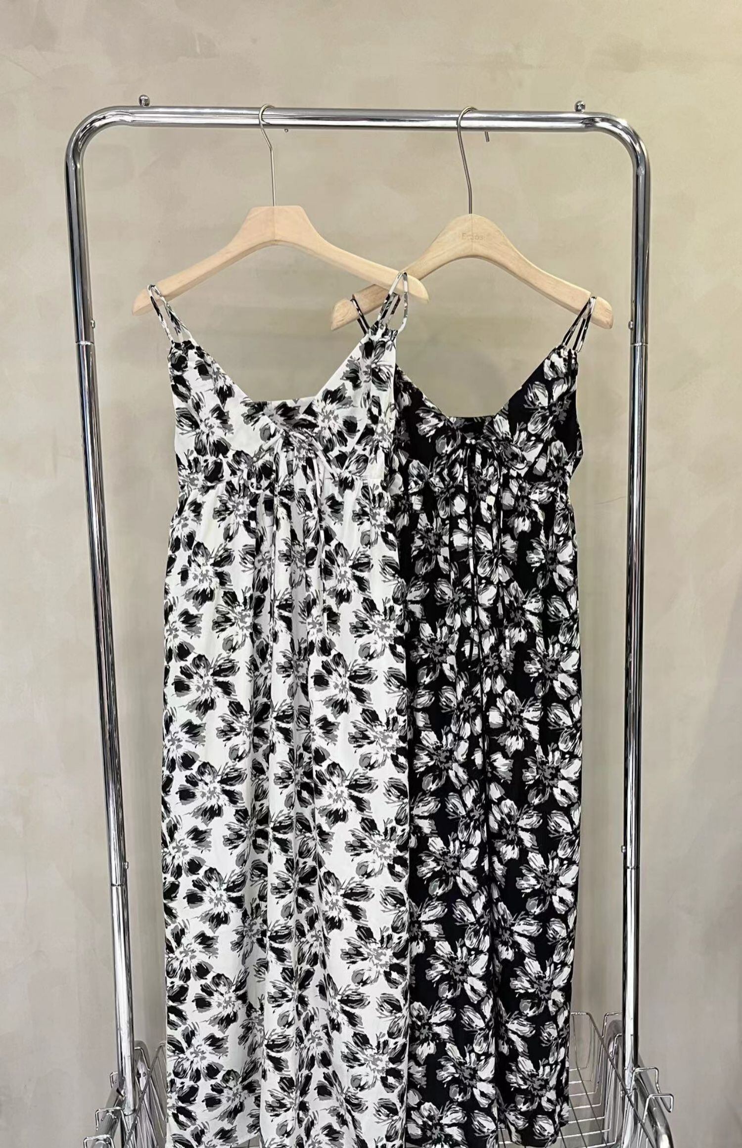 2color / フラワーデザインキャミワンピース