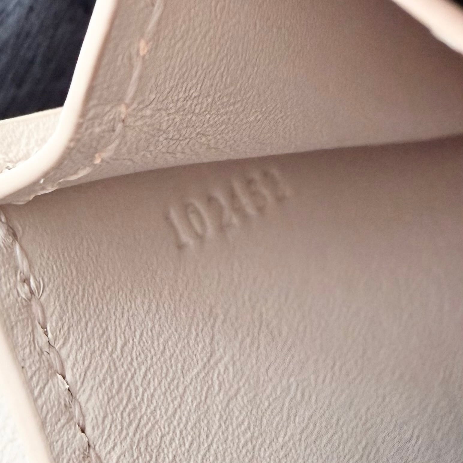 LOEWE Daisy Zip Coin Purse Pink | BRAND RESORT Online |【公式