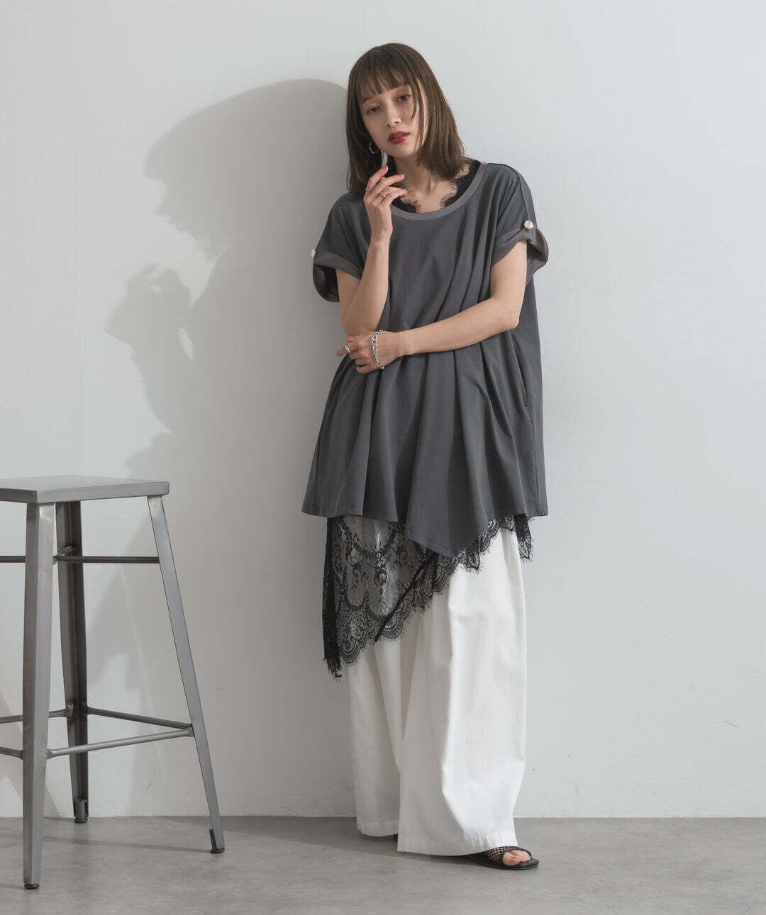 32884 サテン部分使いアシメチュニックTシャツ charcoal | エルキカク