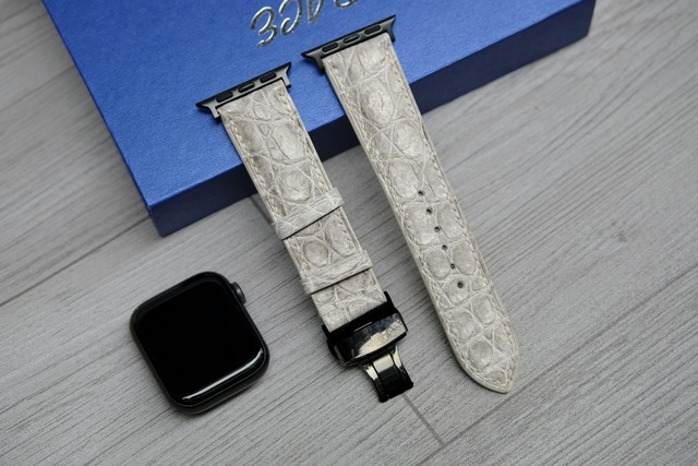 高級革使用　腕時計ベルト　アップルウォッチバンド　シンガポールのヘンローン社製のヒマラヤクロコダイル革　ワニ革　メンズ　レディース