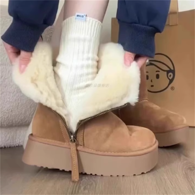 【送料無料】 シューズ 靴 ブーツ 3色 ムートン ショート ローヒール 丸トゥ ラウンドトゥ ファスナー 裏地 裏起毛 ふわふわ ボア 厚手 可愛い 大人可愛い きれいめ シンプル カジュアル コンサバ 華やか 大人 おしゃれ お洒落 こなれ感 ラフ ガーリー フェミン 無地 冬 雪 防寒 10代 20代 30代 40代 レディース 女性用 通学 通勤 デート お出かけ 女子会 お呼ばれ 休日 お茶会 授業参観 デイリーユース 普段使い オルチャン 韓国系 ファッション 楽ちん 定番 プチプラ