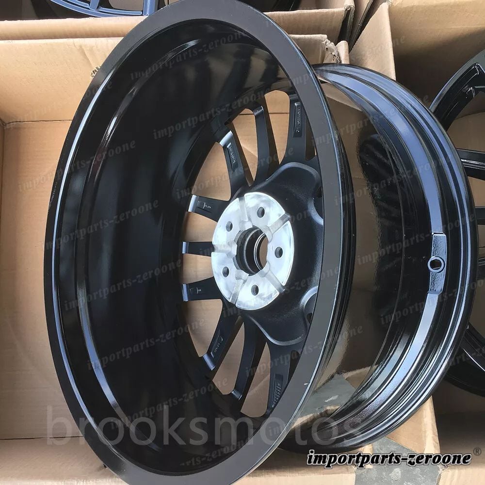 マセラティ ギブリ 21インチホイール 21x9 21x10.5 グロス マセラティ ギブリ 21インチホイール 21x9 21x10.5 グロス