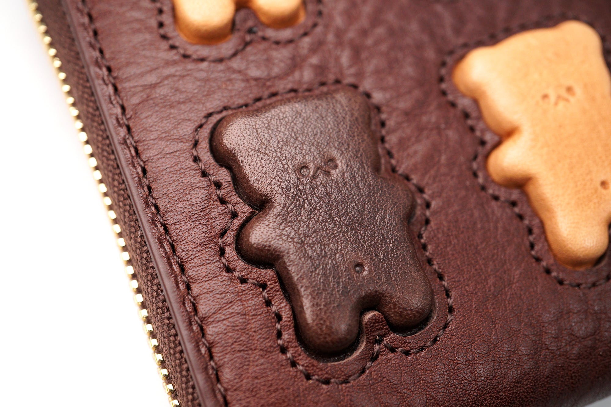 くまちゃんブラウニーマルチミニ財布（本革製）／お菓子な革小物