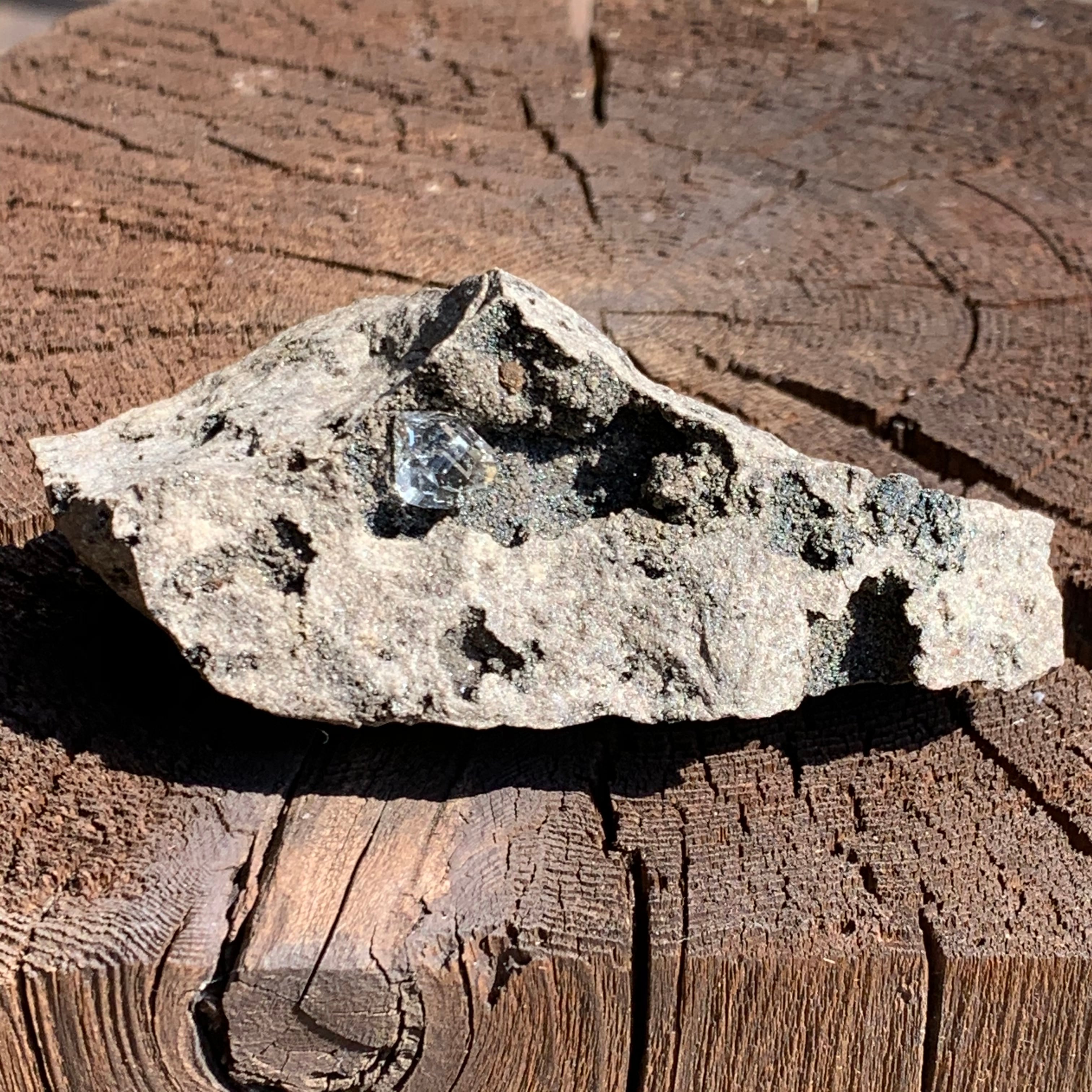 原石】ハーキマーダイヤモンド母岩付-3 (ミニミニハーキマーのおまけ付