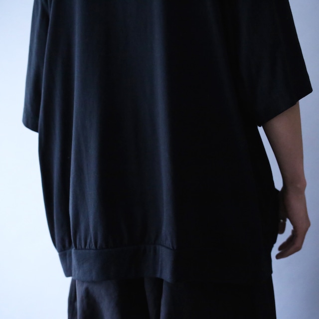 switching design XXX over silhouette full-zip h/s pullover