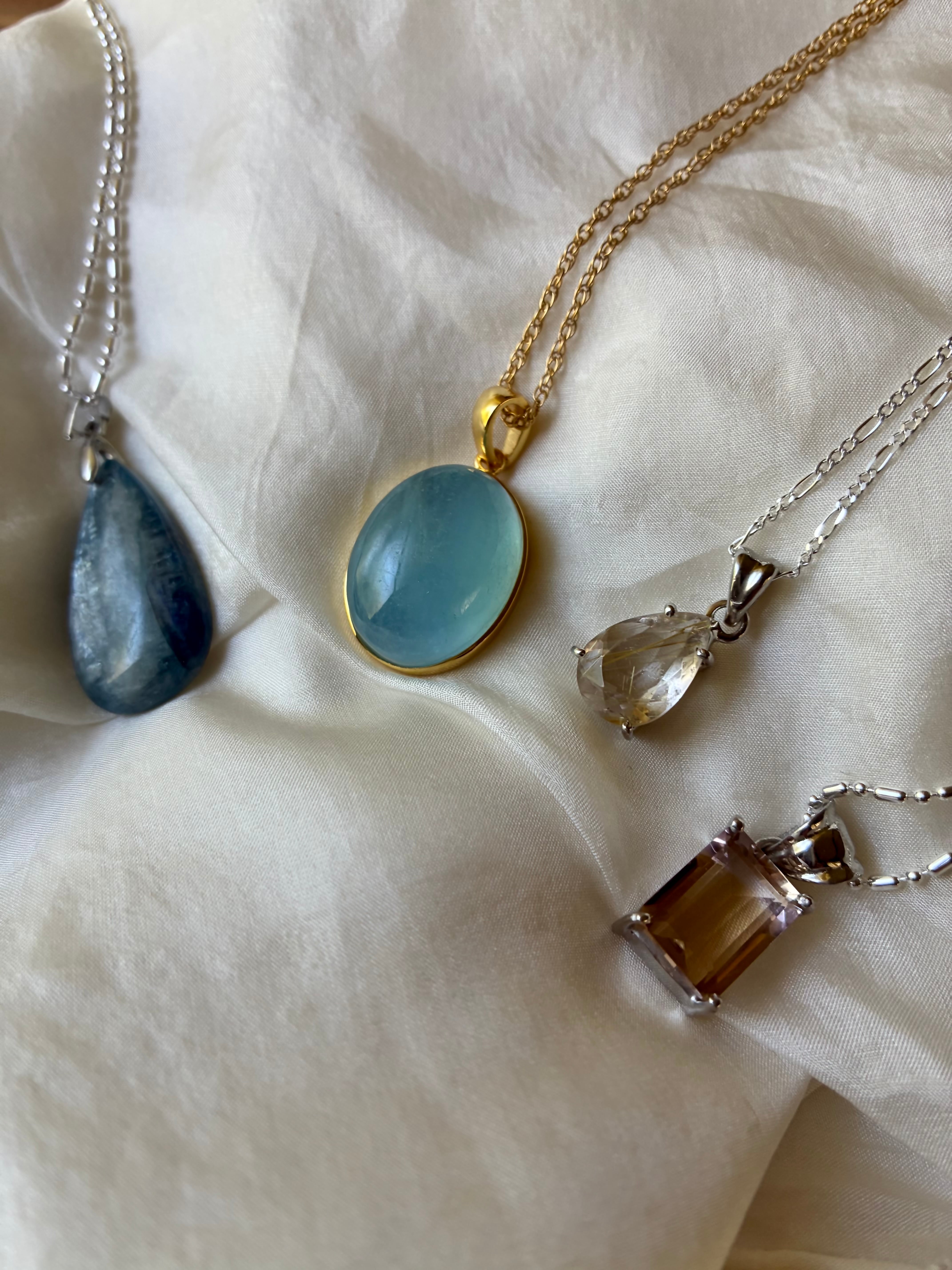 Kyanite〜冷静と魔法〜 necklace