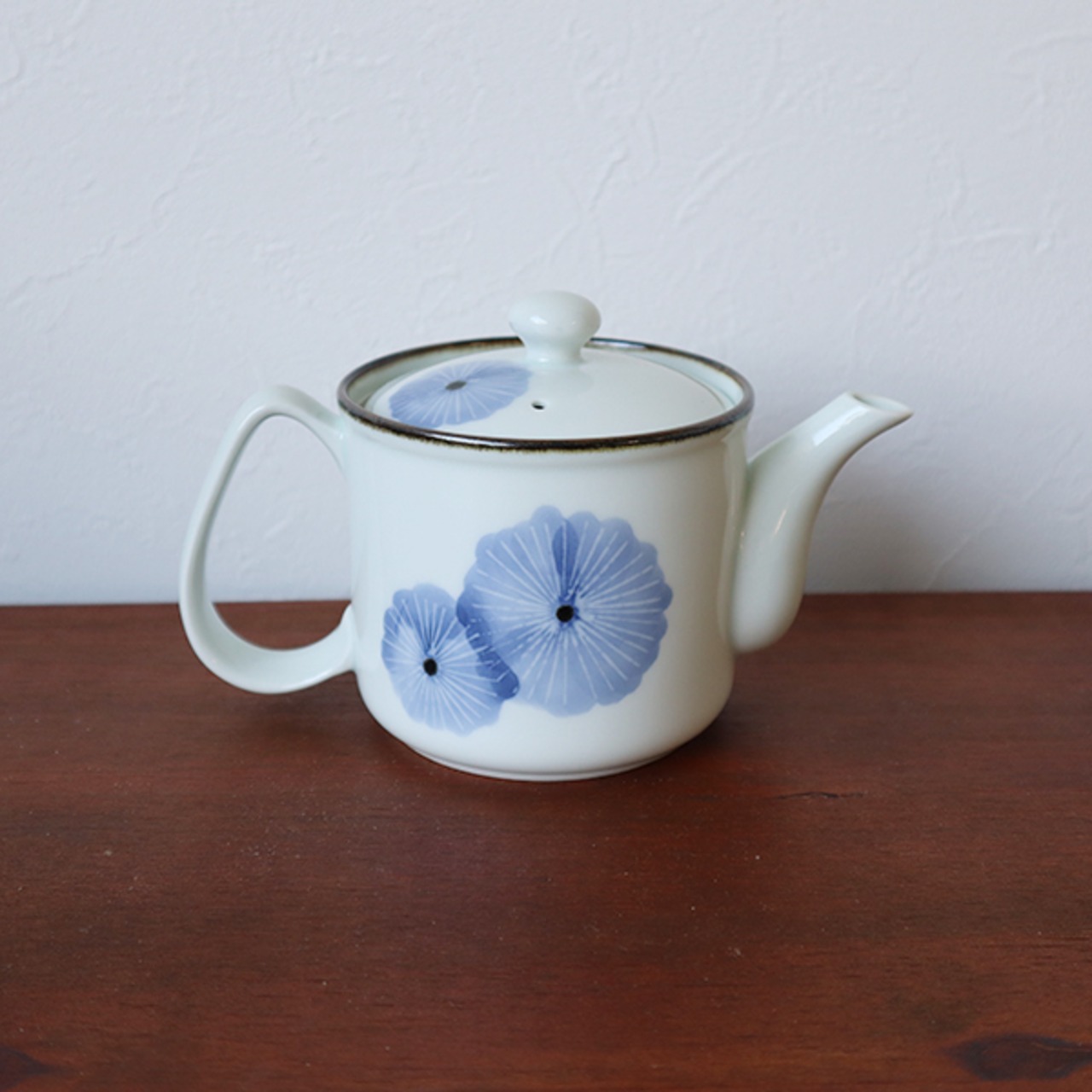 波佐見焼　軽々ポット（小）　唐松紋