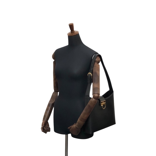 Salvatore Ferragamo サルヴァトーレ フェラガモ ショルダーバッグ ブラック ガンチーニ レザー ワンショルダー vintage ヴィンテージ オールド kz7n2r