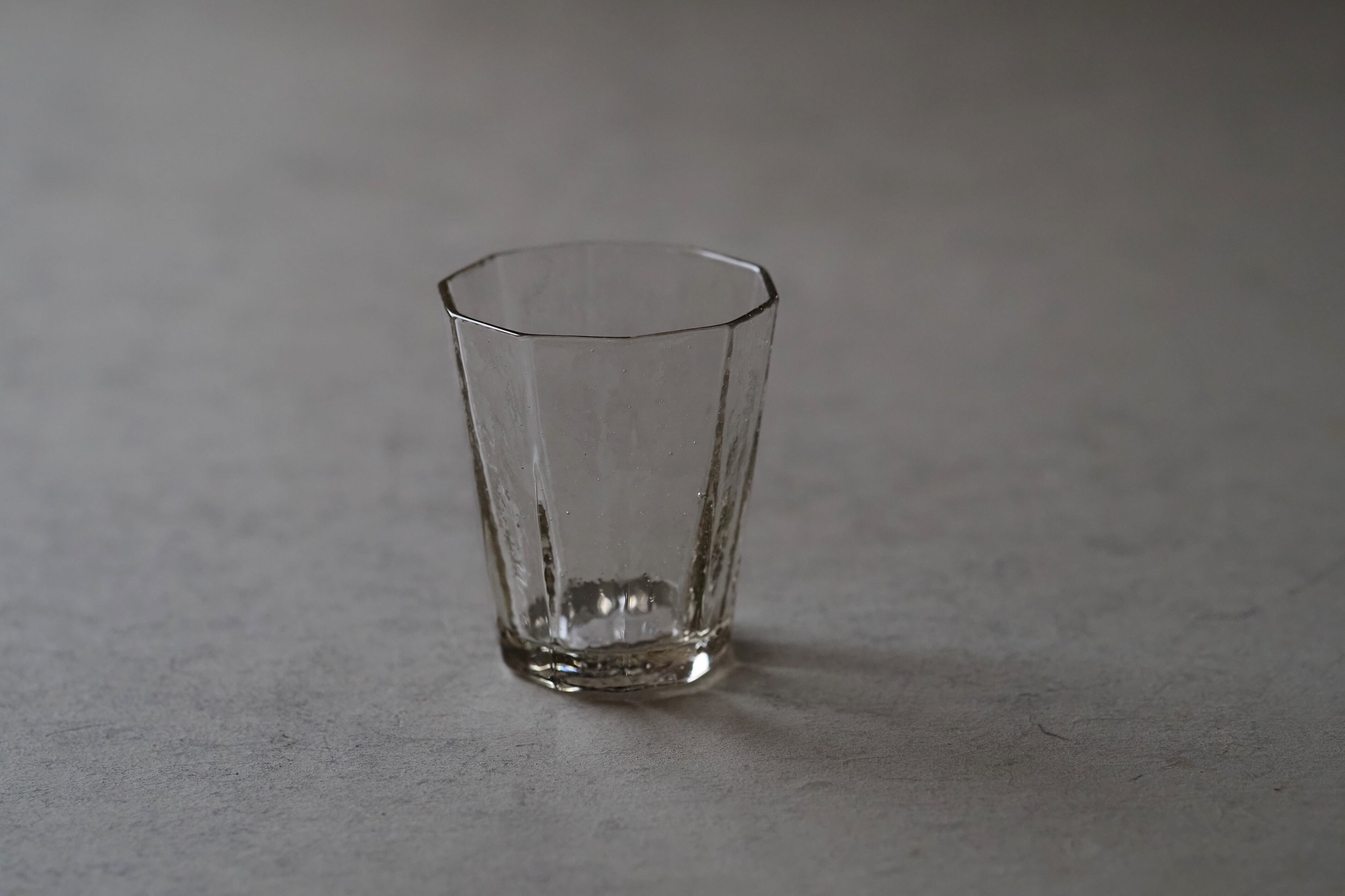 津田清和 22. 十角酒杯 | 陶屋なづな