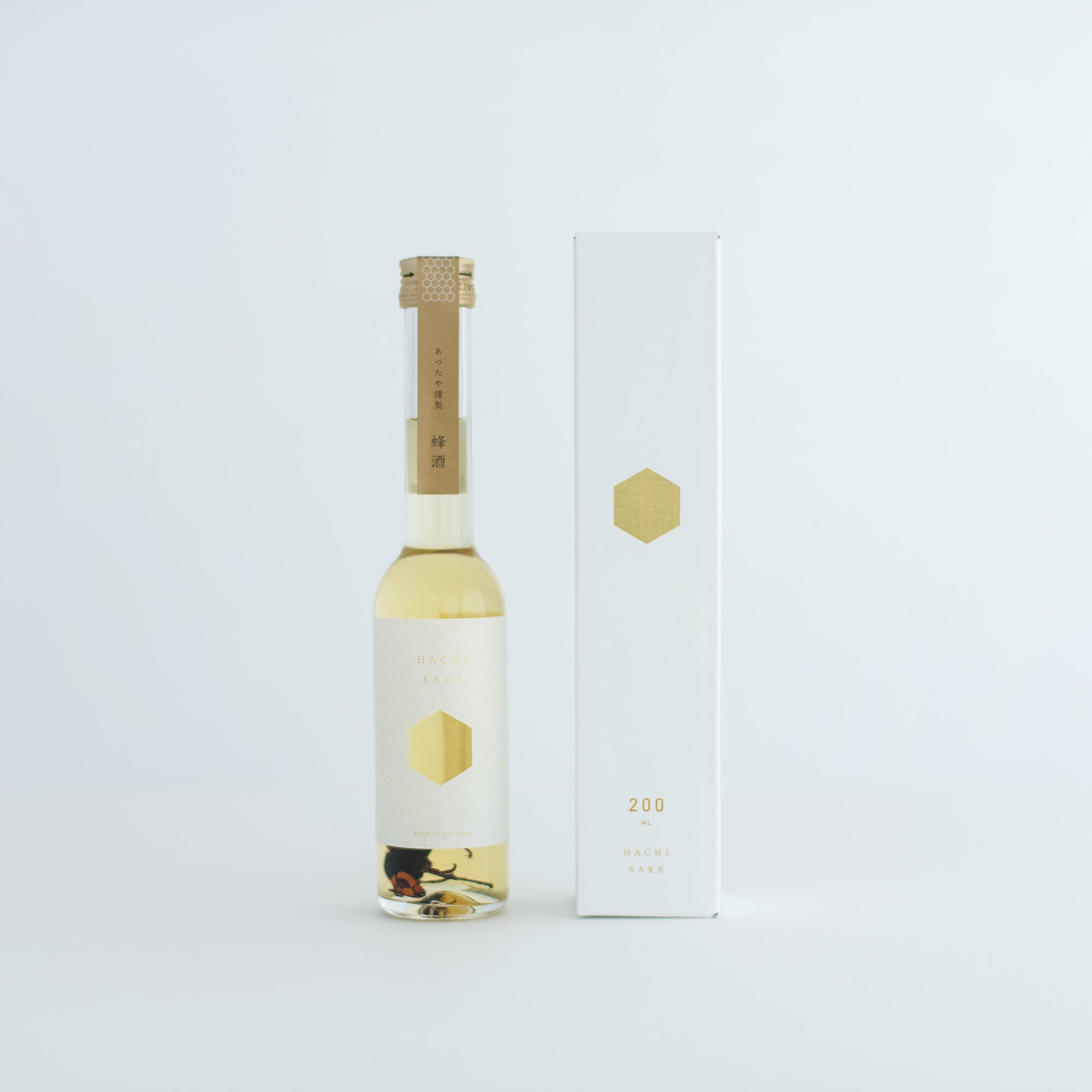季節のおすすめ商品 【ラスト1個】オオスズメバチ焼酎漬け 置物
