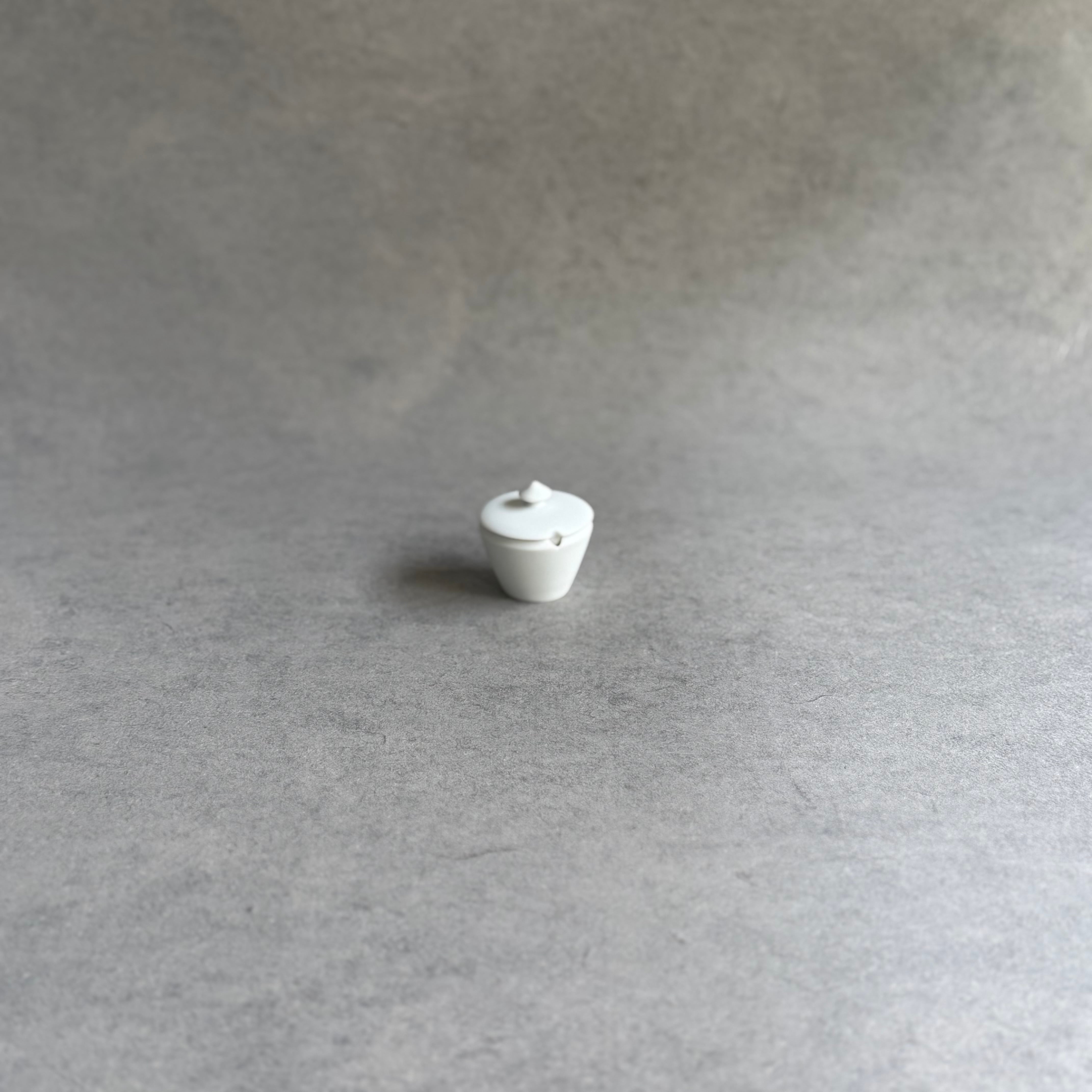 森岡希世子 塩入れ