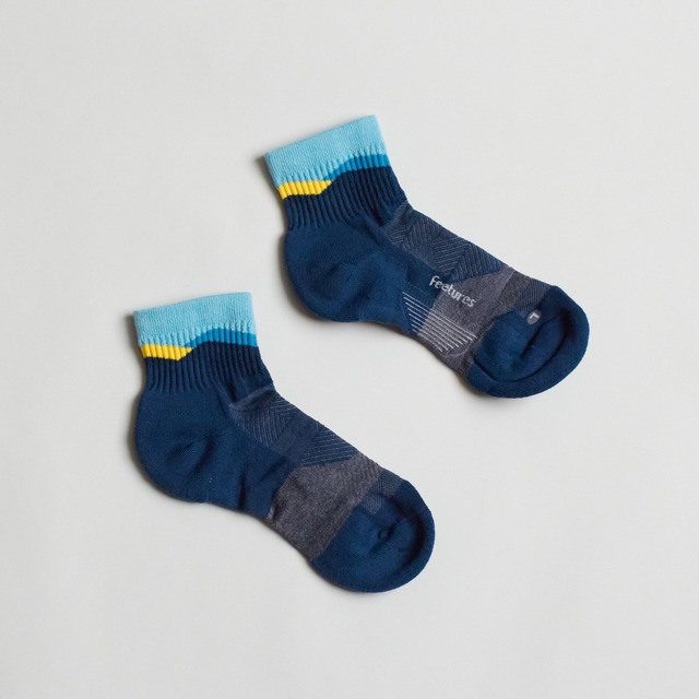 Feetures（フィーチャーズ）Trail Max Cushion Quarter -Mountain High Blue　メンズレディースソックス