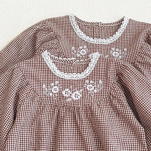 【取寄】2段レースと刺繍がポイントのギンガムチェックワンピース