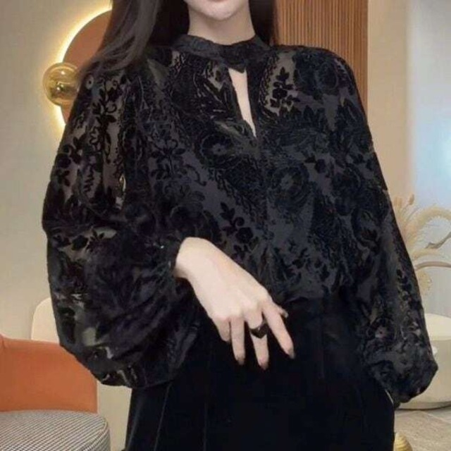 ブラックレースカットソー ブラウス シアー レース 大人 長袖 きれいめ ふんわりスリーブ パフ 大人っぽ 着回し 上品 新作 人気 エレガント シンプル ブラック 結婚式 入学式 卒業式 お呼ばれ レディース 20代 30代 40代 春 秋 トレンド 大きいサイズ S～5XL ぽっちゃり