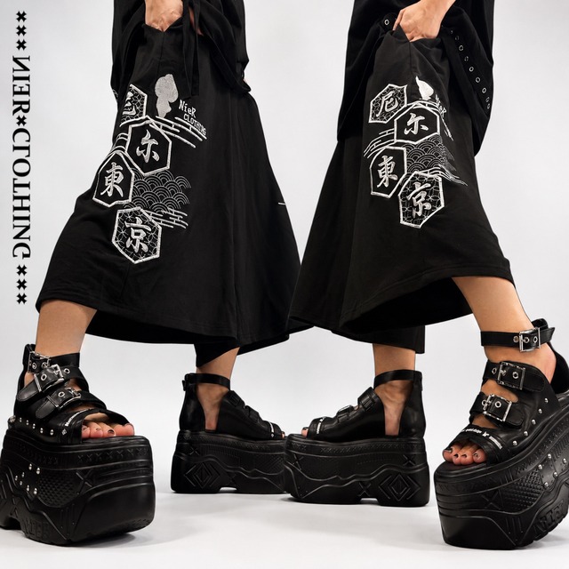 《ゾロ目の日MEGA PRESENT》和柄刺繍クロップド丈WIDE PANTS【BLACK】